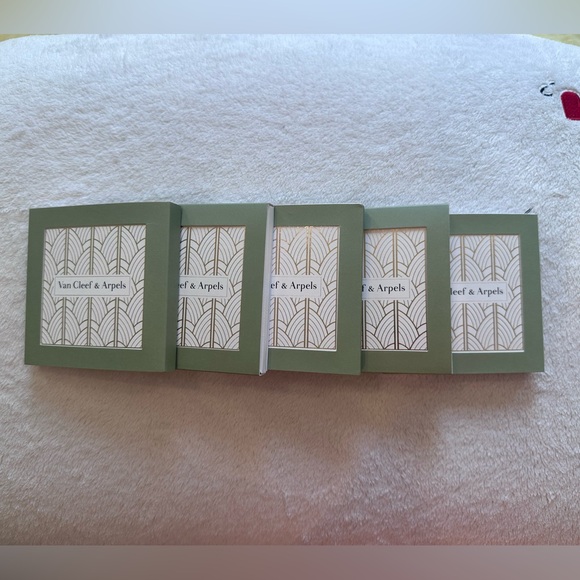 Authentic VAN CLEEF & ARPELS Jewelry cleaning Cloth.